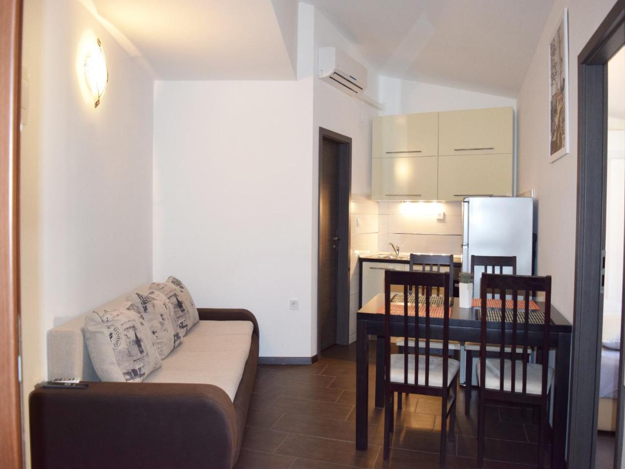 Apartments Andrea Podstrana Exterior photo